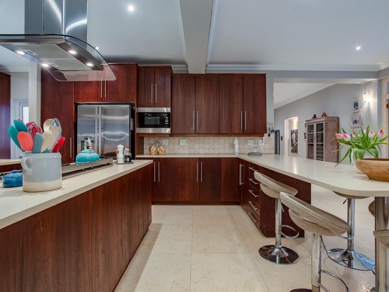 House Under Offer in Boschenmeer Golf Country Estate Paarl - Photo 10