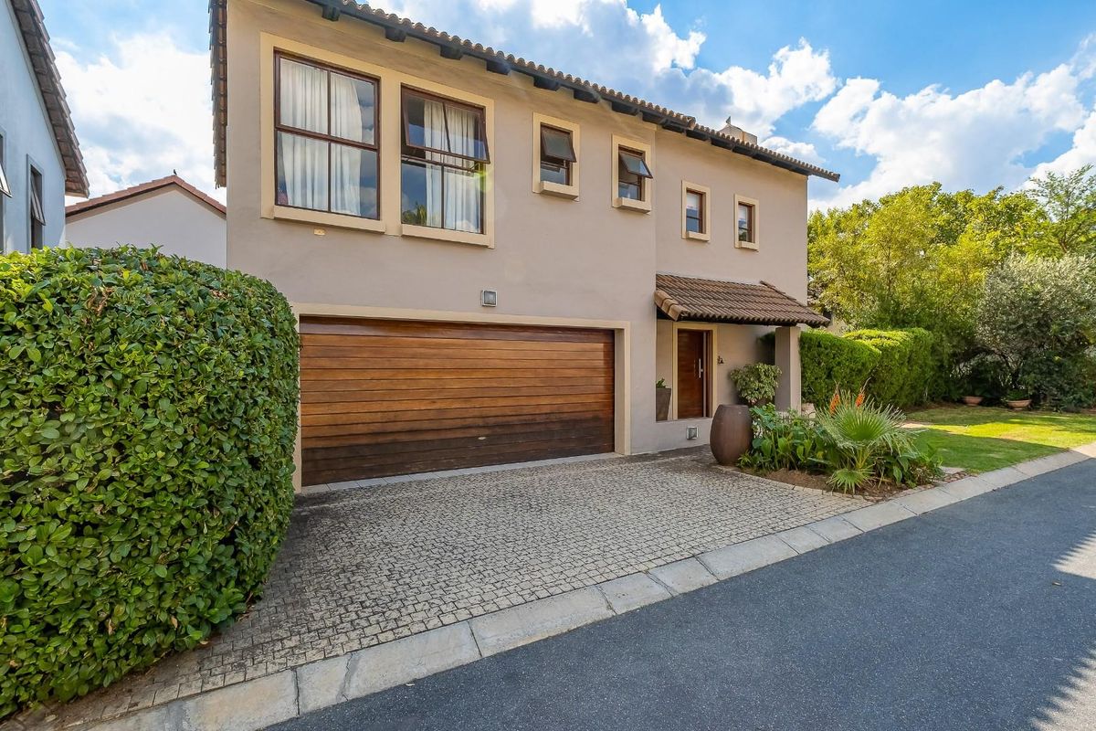 Modern Lock Up and Go Living in a Prime Fourways Location - Photo 3