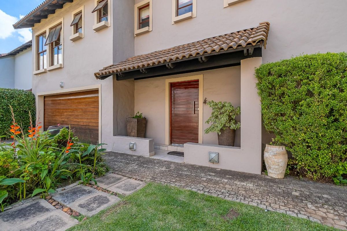 Modern Lock Up and Go Living in a Prime Fourways Location - Photo 4