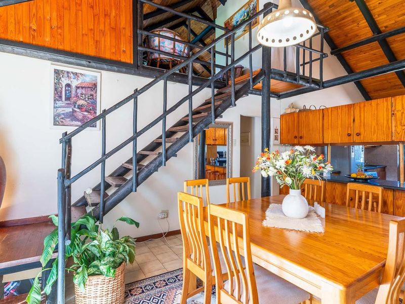 Charming North facing family home - Photo 8