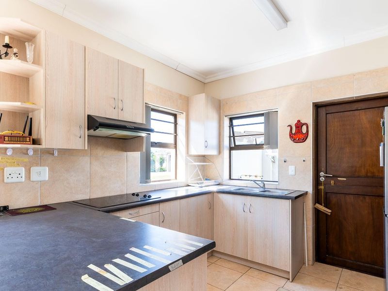 Charming North-Facing 2-Bedroom Home in Blue Mountain Retirement Estate - Photo 7