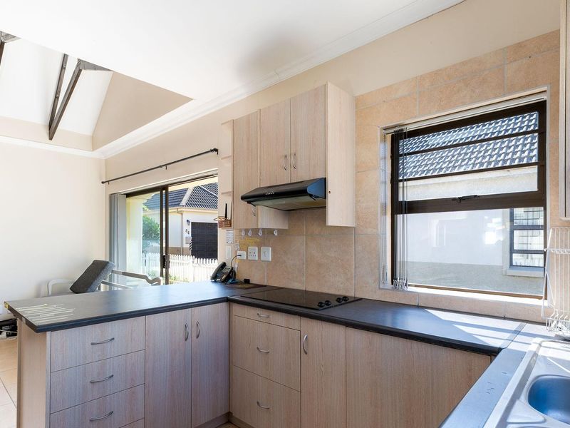 Charming North-Facing 2-Bedroom Home in Blue Mountain Retirement Estate - Photo 8