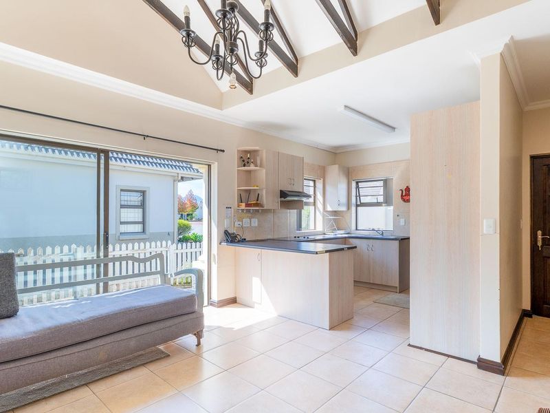 Charming North-Facing 2-Bedroom Home in Blue Mountain Retirement Estate - Photo 4