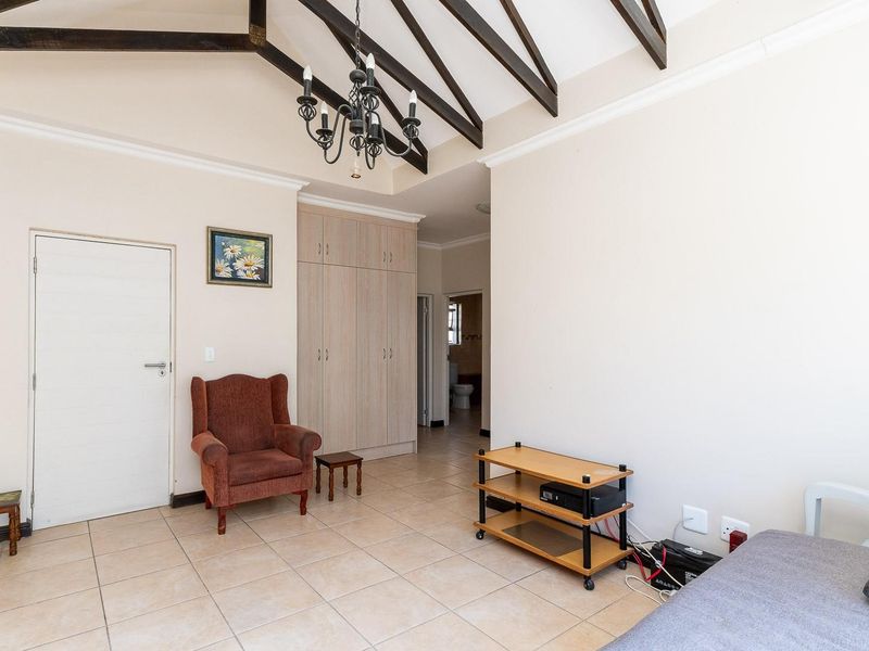 Charming North-Facing 2-Bedroom Home in Blue Mountain Retirement Estate - Photo 5