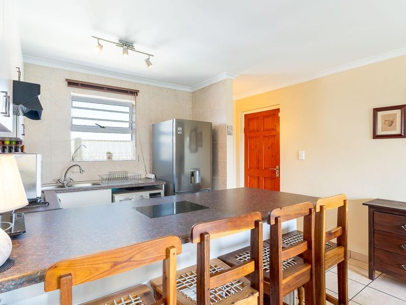 Apartment For Sale in Vredekloof East Brackenfell - Photo 6