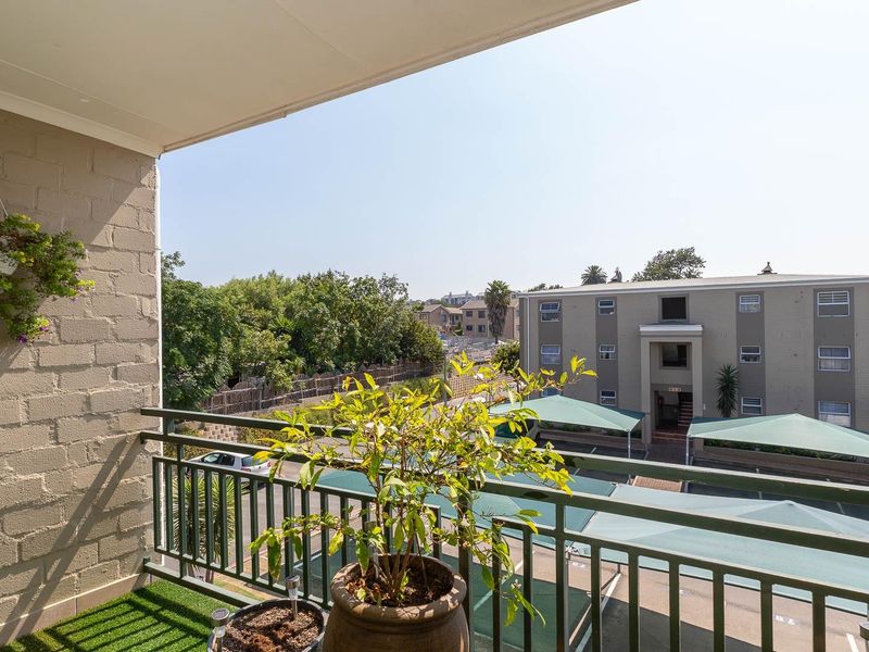 Apartment For Sale in Vredekloof East Brackenfell - Photo 2