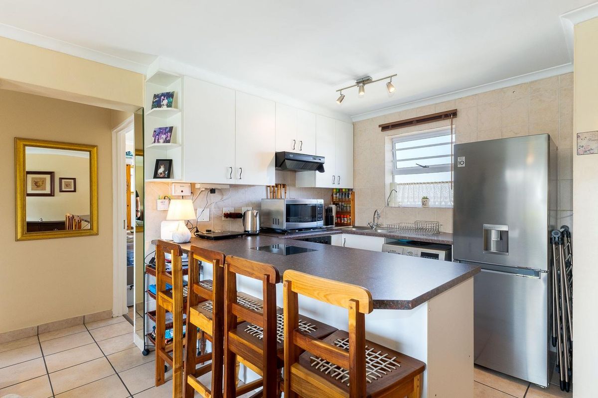 Apartment For Sale in Vredekloof East Brackenfell - Photo 5