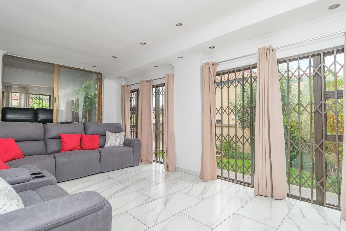 3-Bedroom Cluster in Sought-After Secure Estate - Photo 5