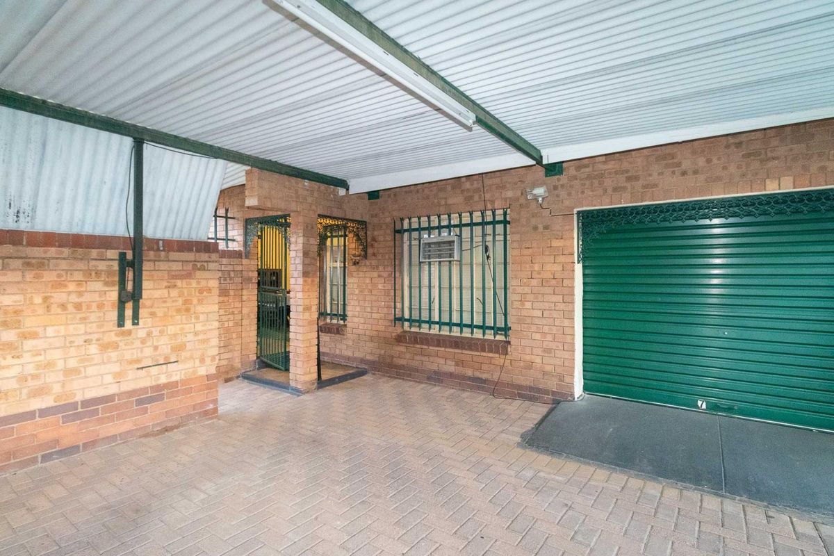 Three Bedroom Townhouse perfectly Located in Ster Park - Photo 5