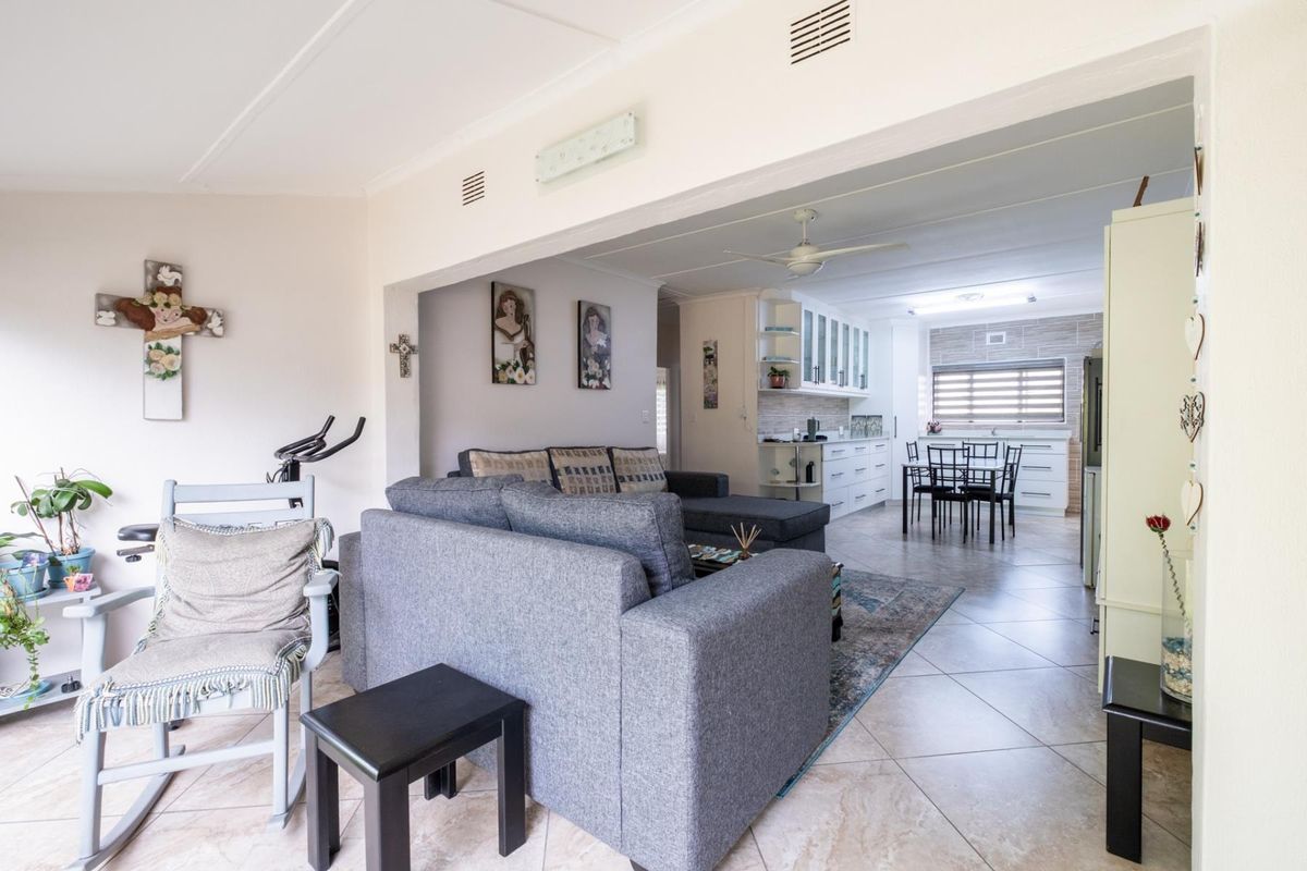 2 Bedroom 2 Bathroom Townhouse Modern Coastal Living in Villa Relax 2, Margate - Photo 4