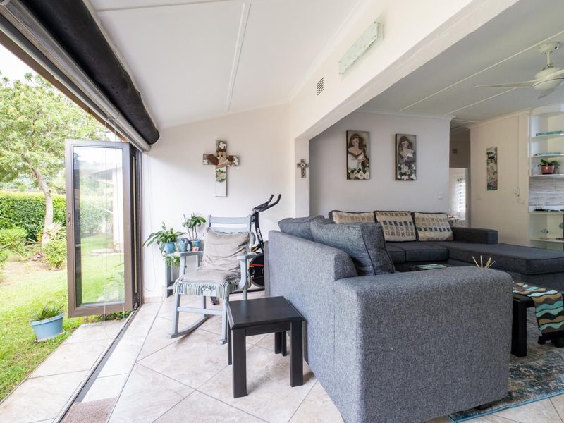 2 Bedroom 2 Bathroom Townhouse Modern Coastal Living in Villa Relax 2, Margate - Photo 5