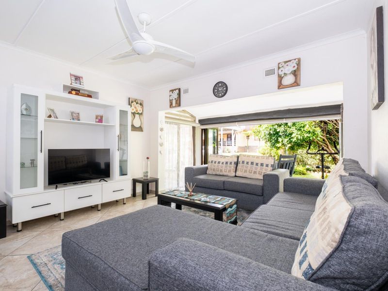 2 Bedroom 2 Bathroom Townhouse Modern Coastal Living in Villa Relax 2, Margate - Photo 2