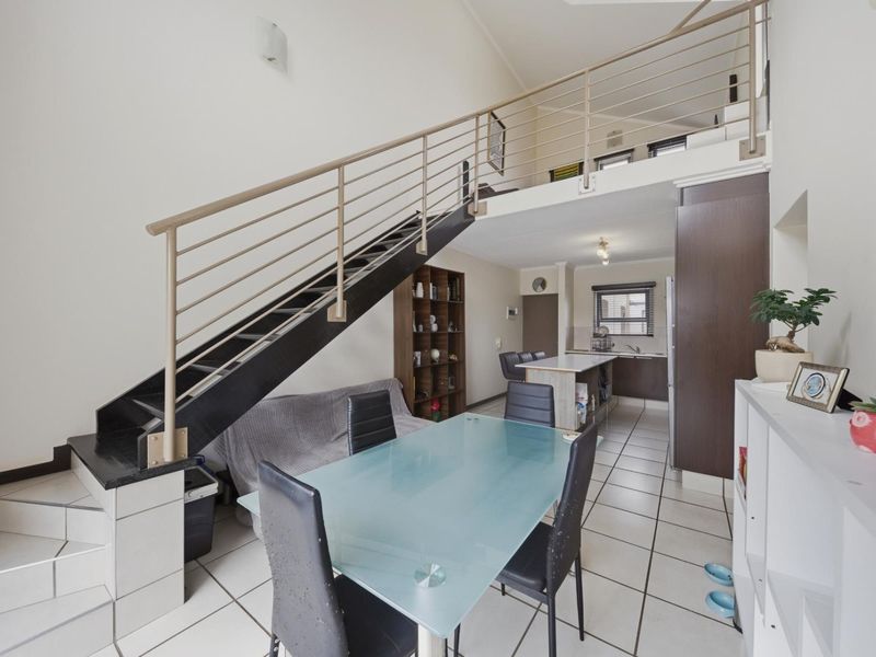 Two-bedroom luxurious loft apartment - Photo 8