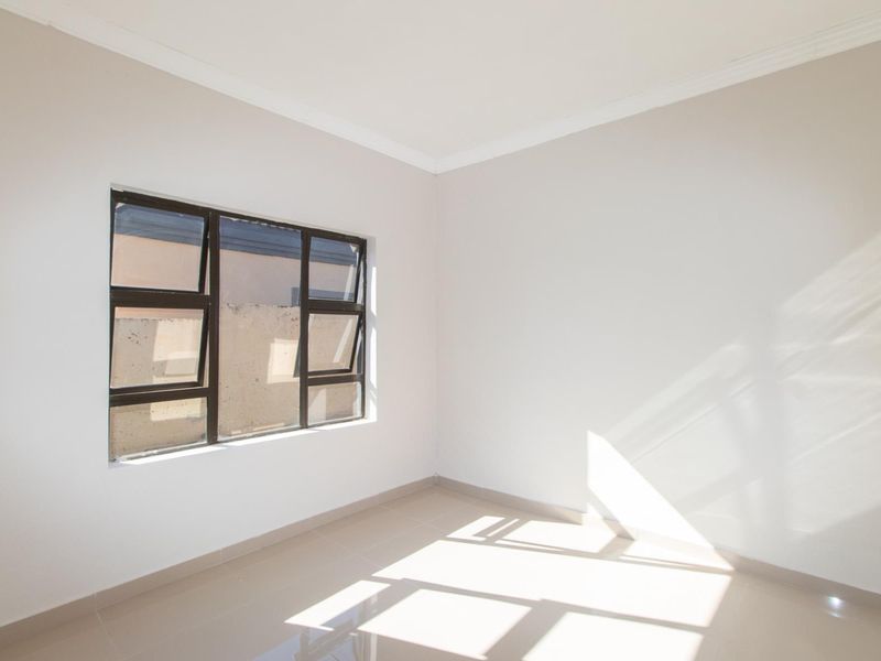 A Modern Retreat in Bendor Security Estate! - Photo 9