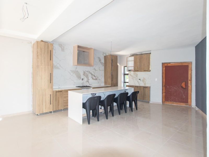 A Modern Retreat in Bendor Security Estate! - Photo 7