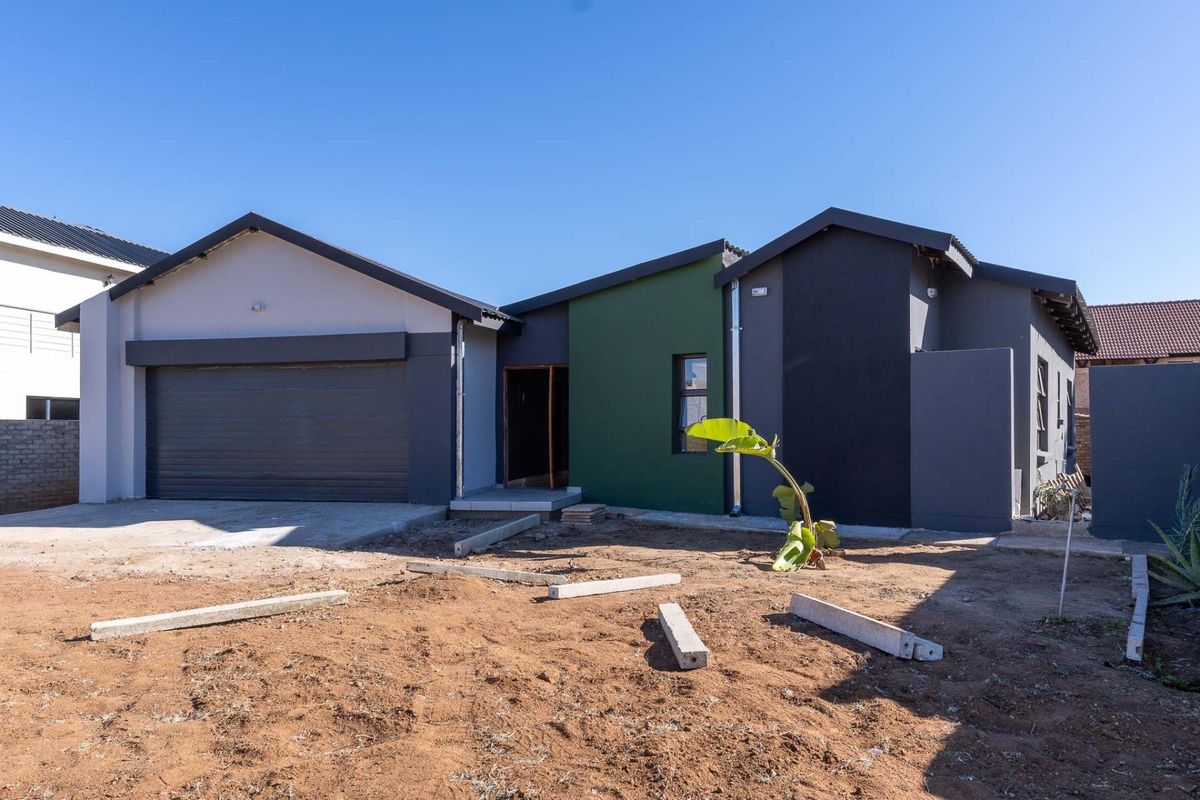 A Modern Retreat in Bendor Security Estate! - Photo 3