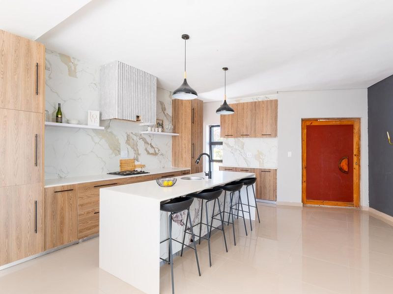 A Modern Retreat in Bendor Security Estate! - Photo 7
