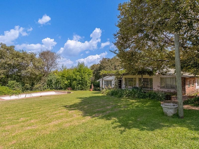 Charming Country Living in Chartwell - Spacious 5-Bedroom Family Home To Let - Photo 2
