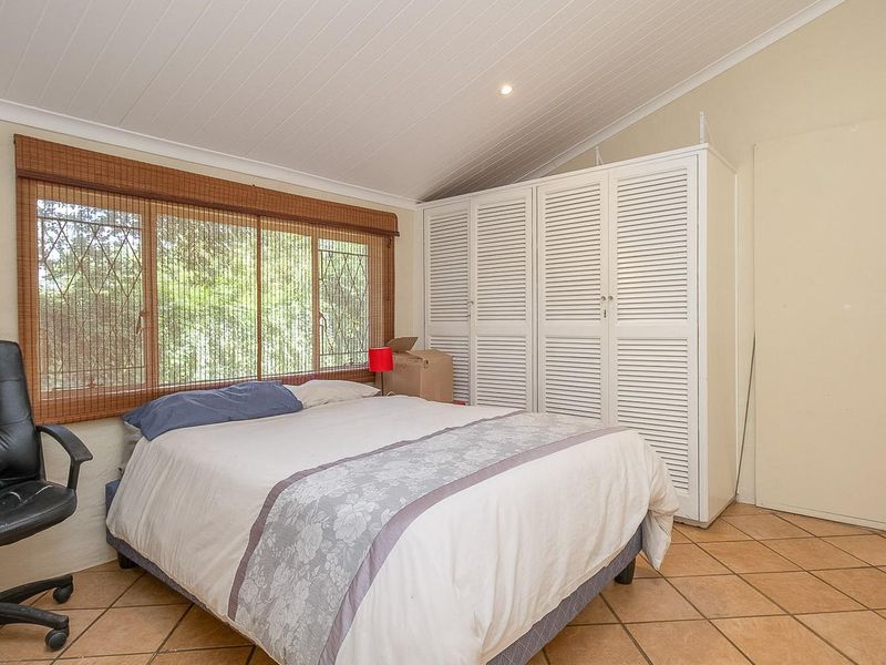 Charming Country Living in Chartwell - Spacious 5-Bedroom Family Home To Let - Photo 6