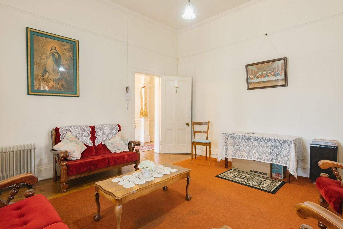 Unlock the Potential in This Charming Fixer-Upper! - Photo 5