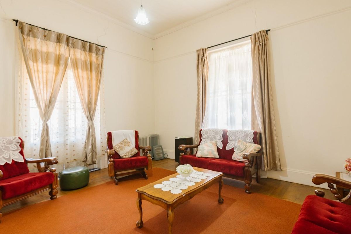 Unlock the Potential in This Charming Fixer-Upper! - Photo 4