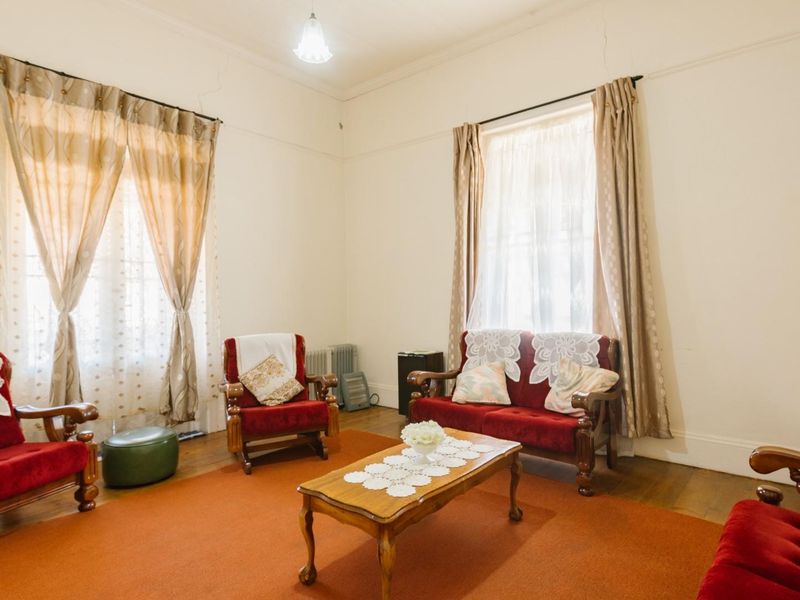 Unlock the Potential in This Charming Fixer-Upper! - Photo 4