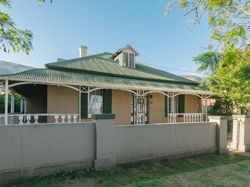 Unlock the Potential in This Charming Fixer-Upper! - Photo 2