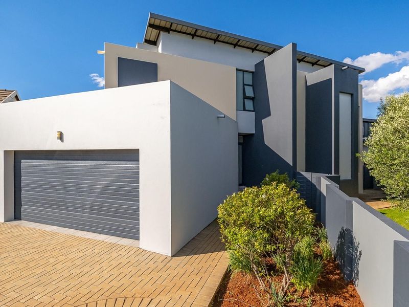 Elegant 3 Bedroom Family home in Midstream Meadows - Photo 5