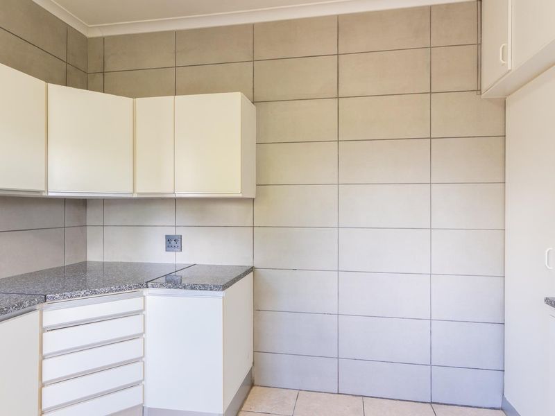 Charming 2-Bedroom Apartment for Rent - Move in Ready! - Photo 9