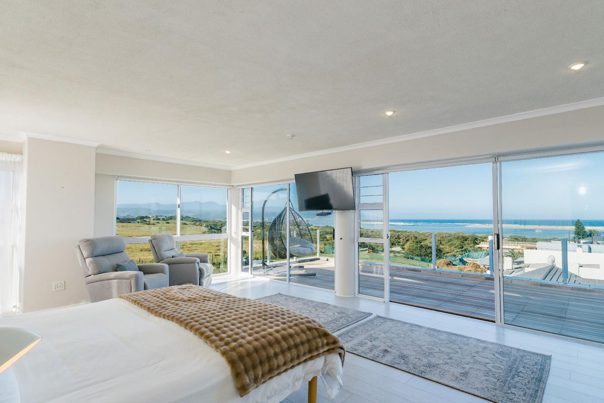 A Bird’s Eye View of the Ocean and Lagoon - Photo 2