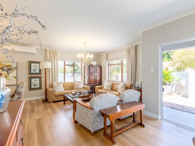 Modern Vrykyk Home Close to Paarl Schools - Photo 8