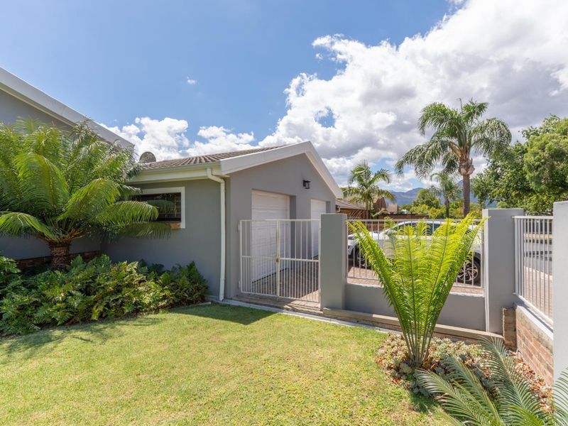 Modern Vrykyk Home Close to Paarl Schools - Photo 3