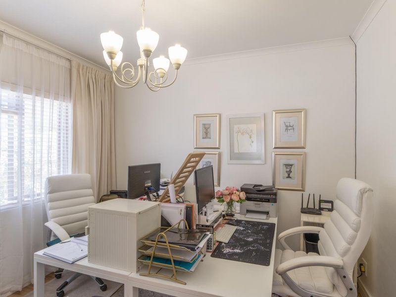 Modern Vrykyk Home Close to Paarl Schools - Photo 6