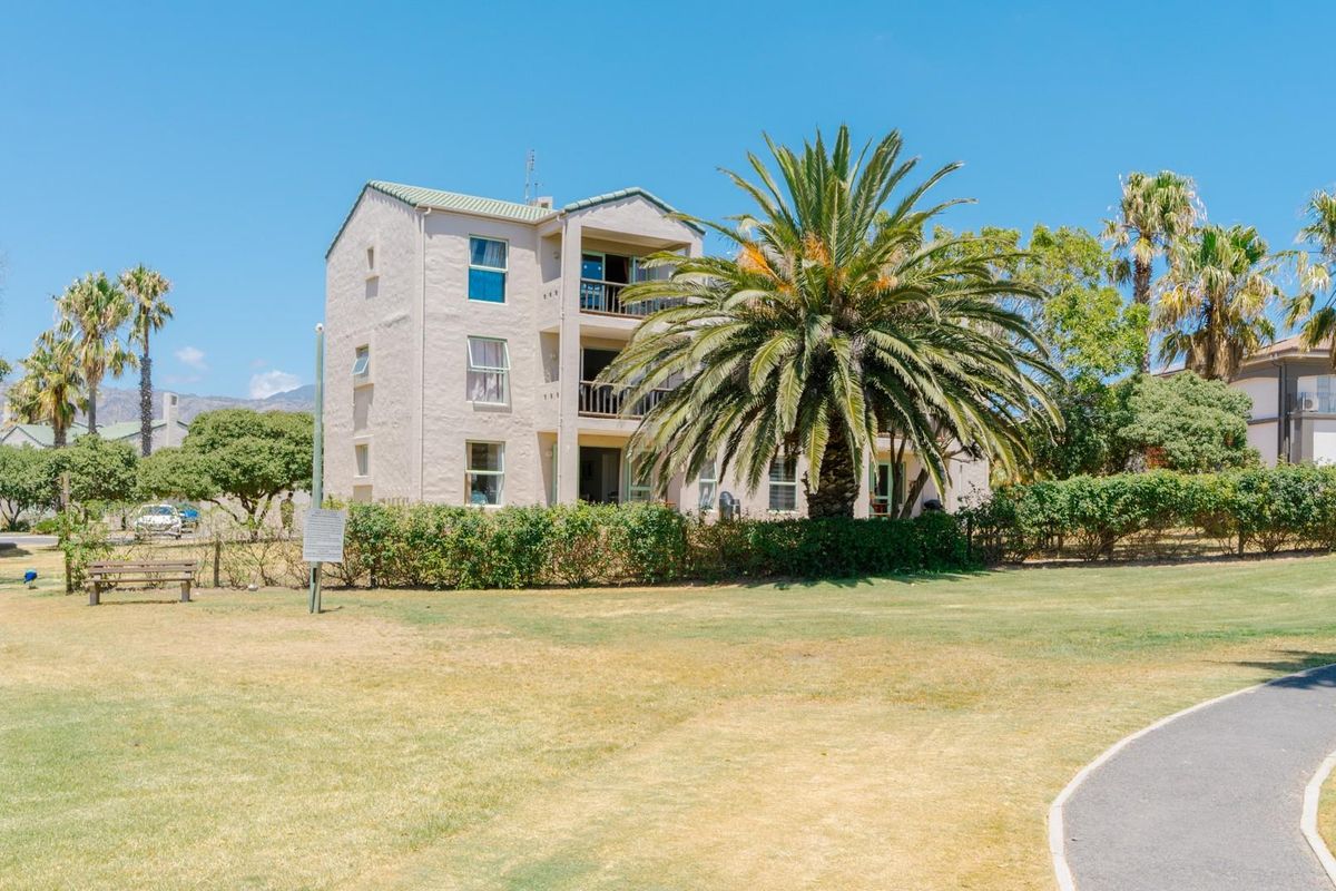 Apartment Under Offer in Greenways Golf Estate Strand - Photo 2