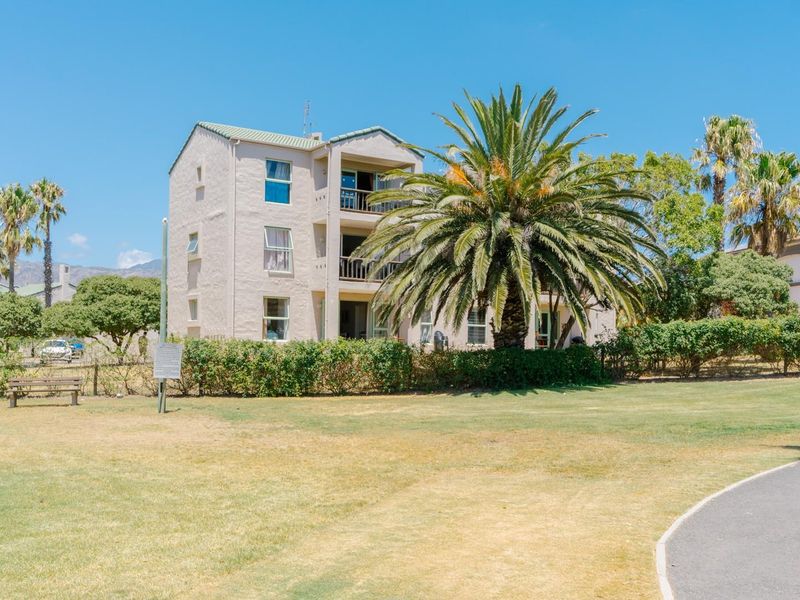 Apartment Under Offer in Greenways Golf Estate Strand - Photo 2