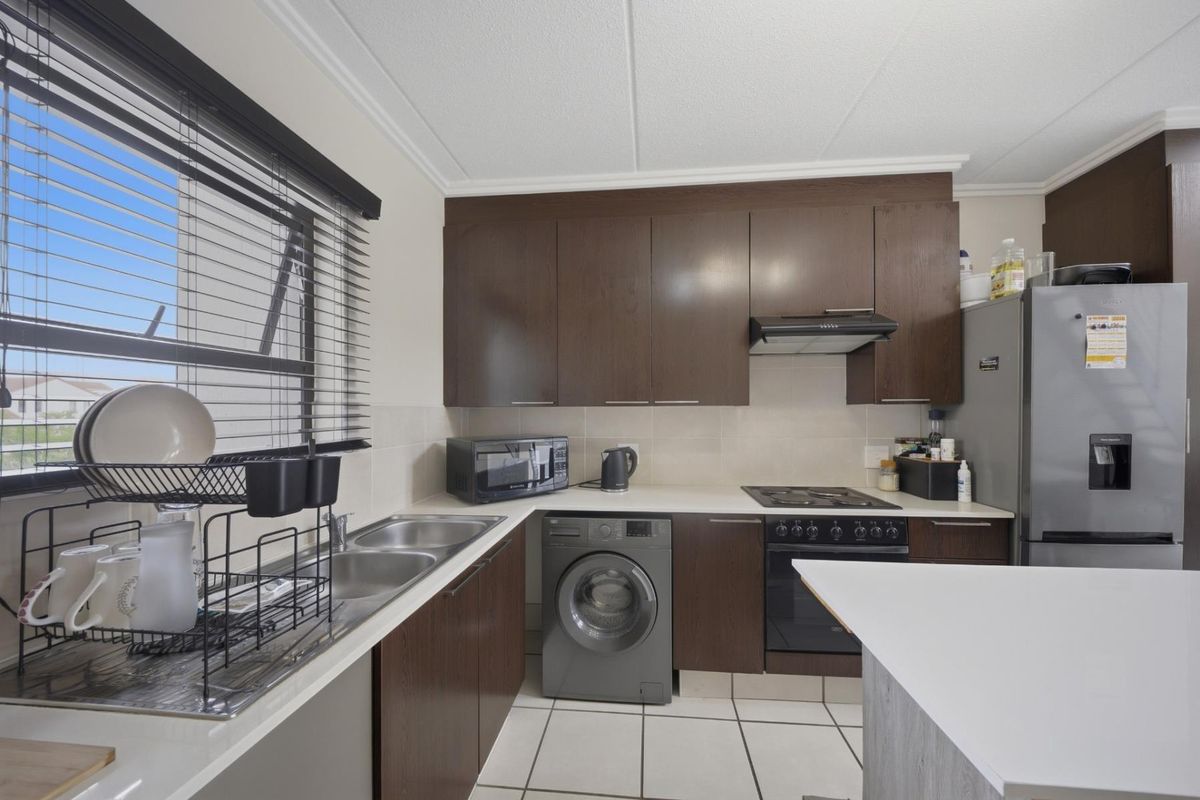 Perfectly located 2 Bedroom Loft at Marrakesh - Photo 5