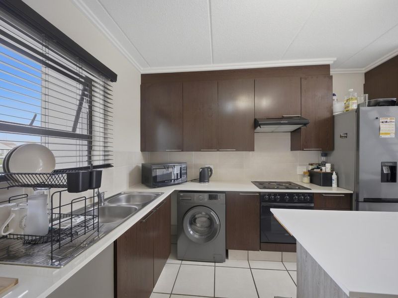 Perfectly located 2 Bedroom Loft at Marrakesh - Photo 5