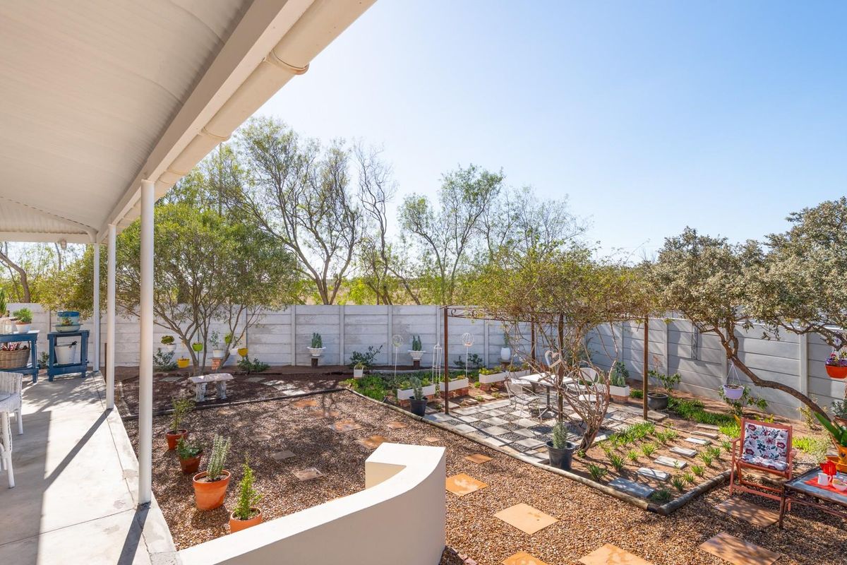 Country Cottage - Photo 2