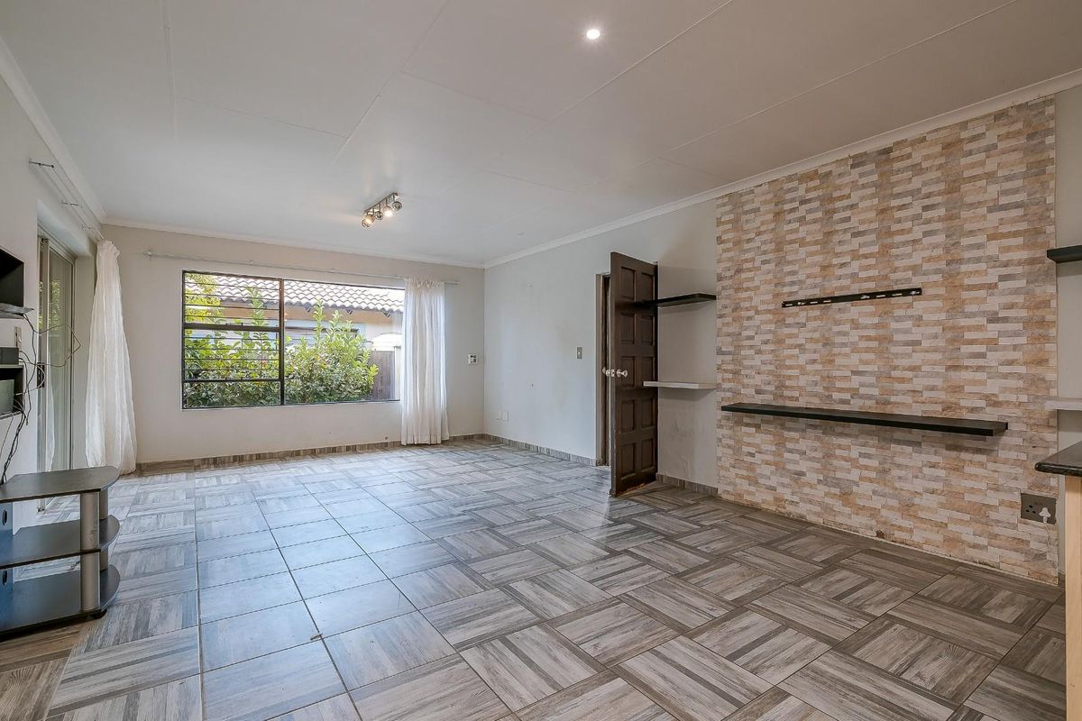 The Ideal Fourways  Starter home Priced to Go! - Photo 3