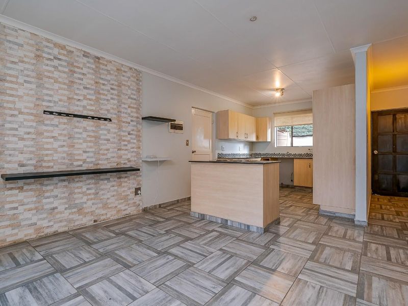 The Ideal Fourways  Starter home Priced to Go! - Photo 6