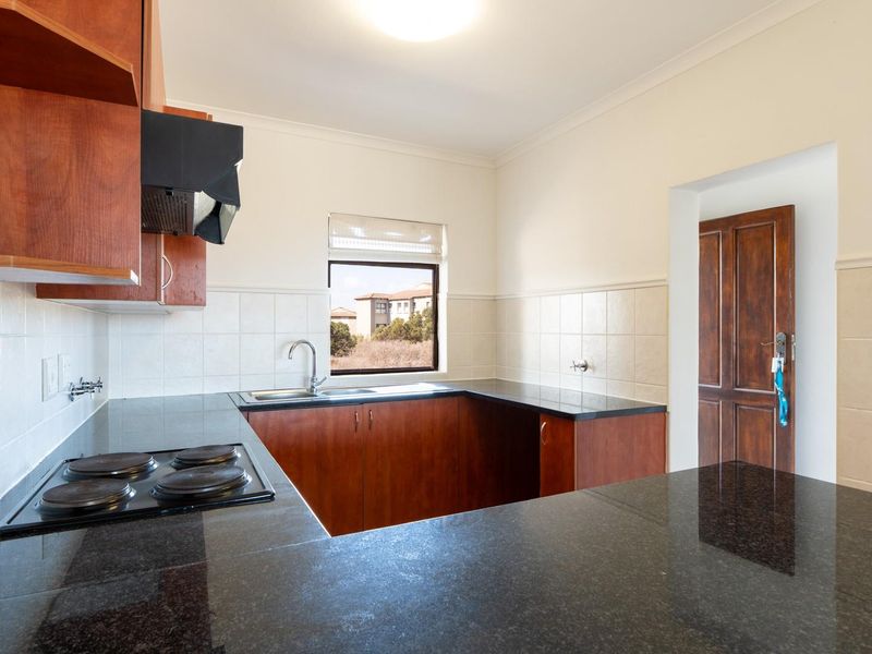 First Floor Apartment with 3 bedrooms in Langebaan Country Estate - Photo 7