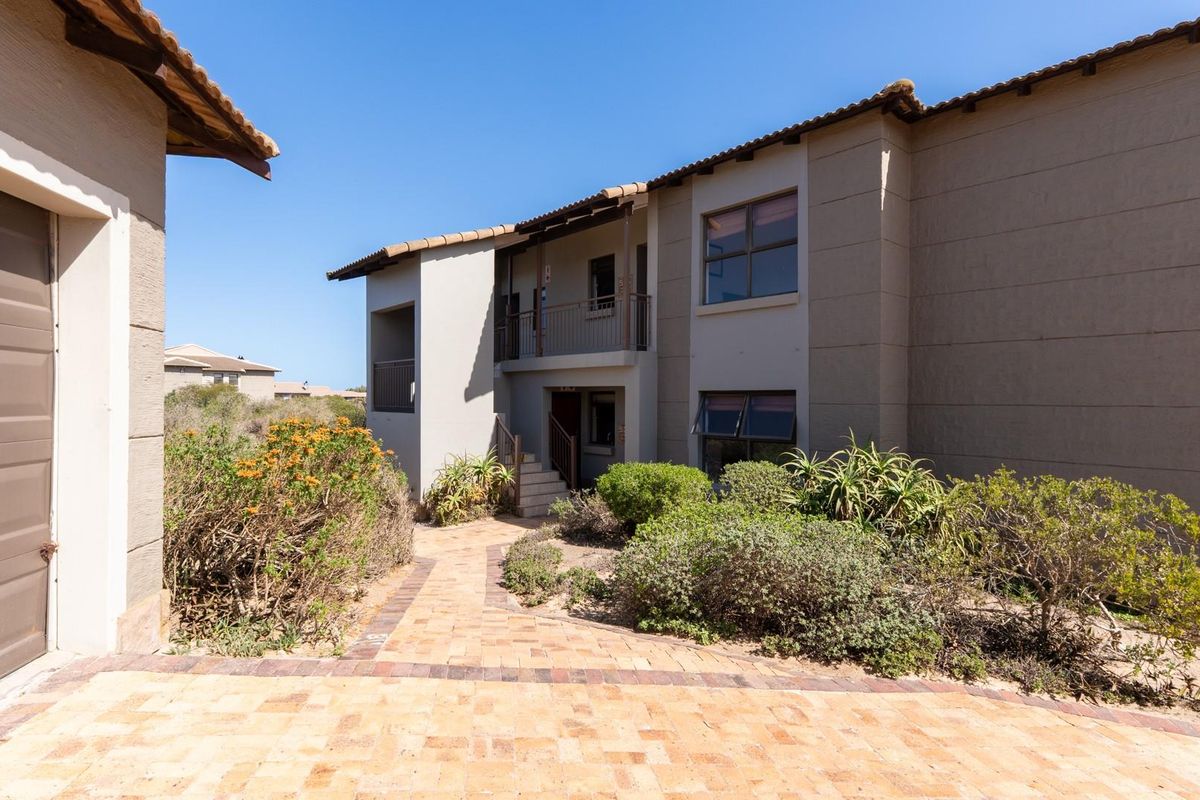 First Floor Apartment with 3 bedrooms in Langebaan Country Estate - Photo 3