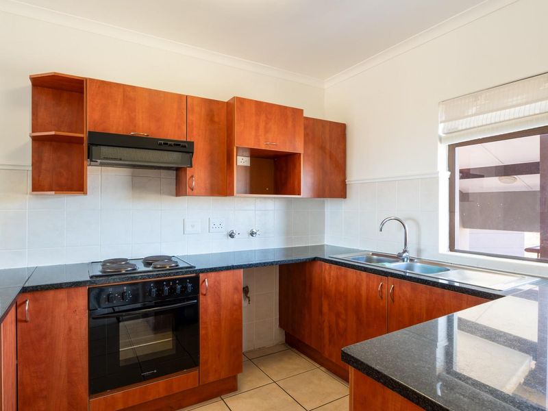 First Floor Apartment with 3 bedrooms in Langebaan Country Estate - Photo 5