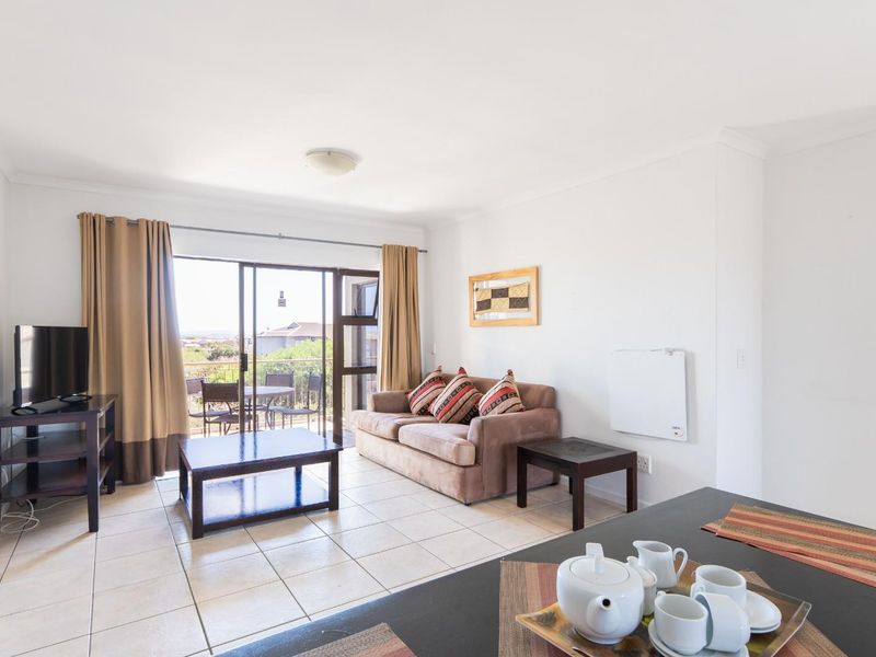 3-Bedroom First Floor Apartment in Langebaan Country Estate - Photo 9