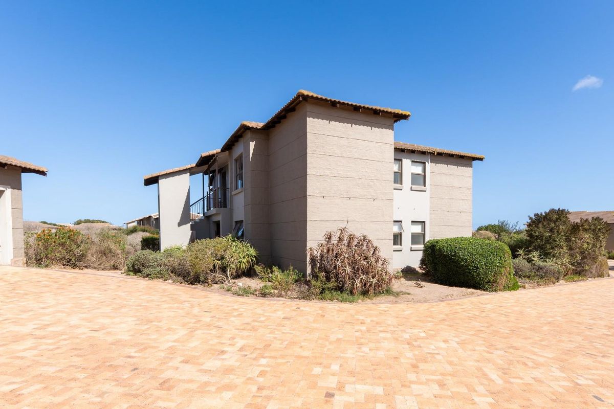 3-Bedroom First Floor Apartment in Langebaan Country Estate - Photo 2