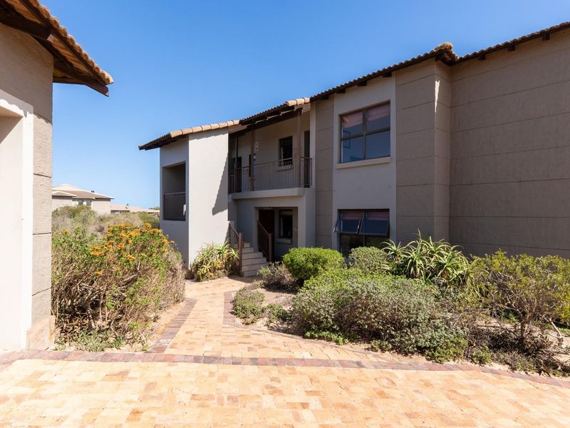 3-Bedroom First Floor Apartment in Langebaan Country Estate - Photo 1