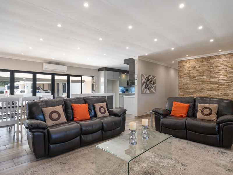 Stylish, Upgraded and Move-In Ready - Packed with Extras at an Exceptional Price in Robertson! - Photo 10