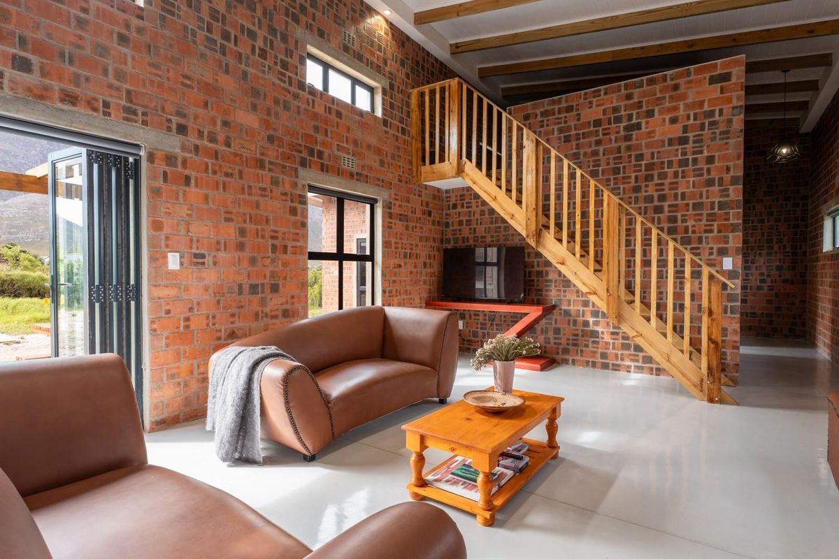 Contemporary home in beautiful Betty's Bay - Photo 3