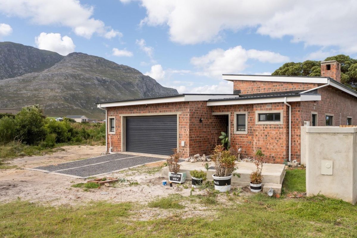 Contemporary home in beautiful Betty's Bay - Photo 2