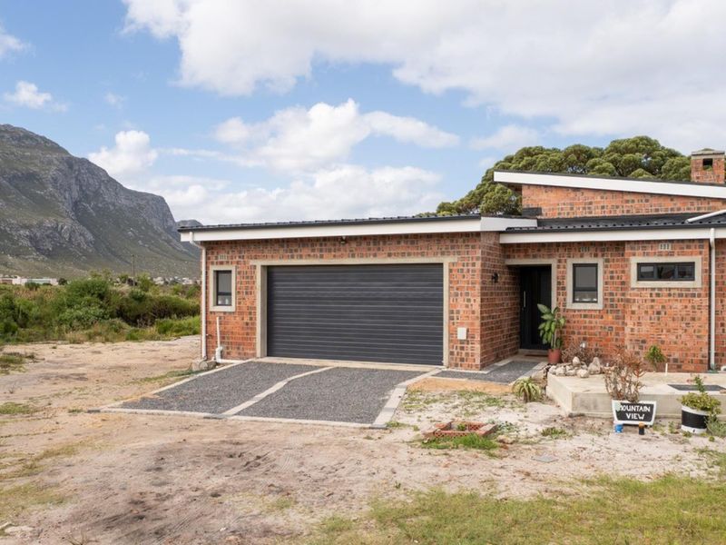 Contemporary home in beautiful Betty's Bay - Photo 1